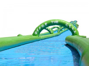 Los Requisitos del Espacio para Instalar un Tobogán Acuático Inflable